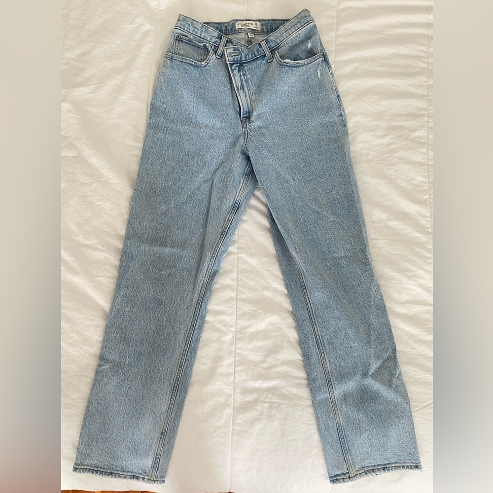 Abercrombie & Fitch Curve Love Straight Leg Jeans